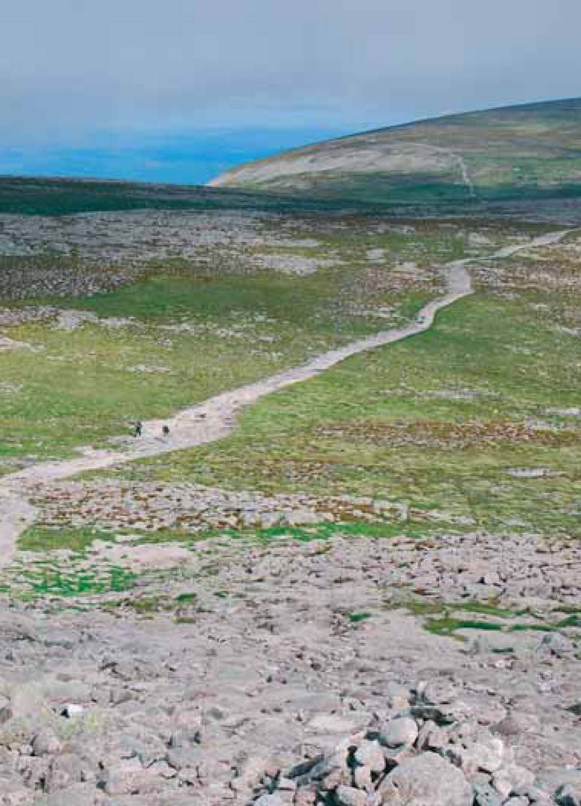 The Munros - A Highlands Guide - 1st Edition