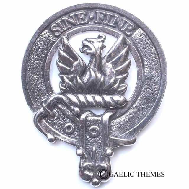 GT_CapBadge_M-R_Makgill
