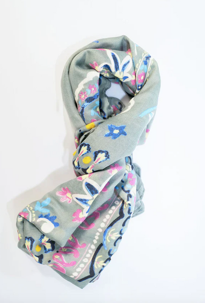 Lightweight Spruce Scarf