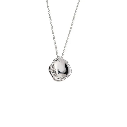 Sterling Silver Diomante Hammered Circle Pendant and Chain