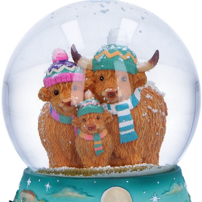 Highland Cow Family Snow Globe