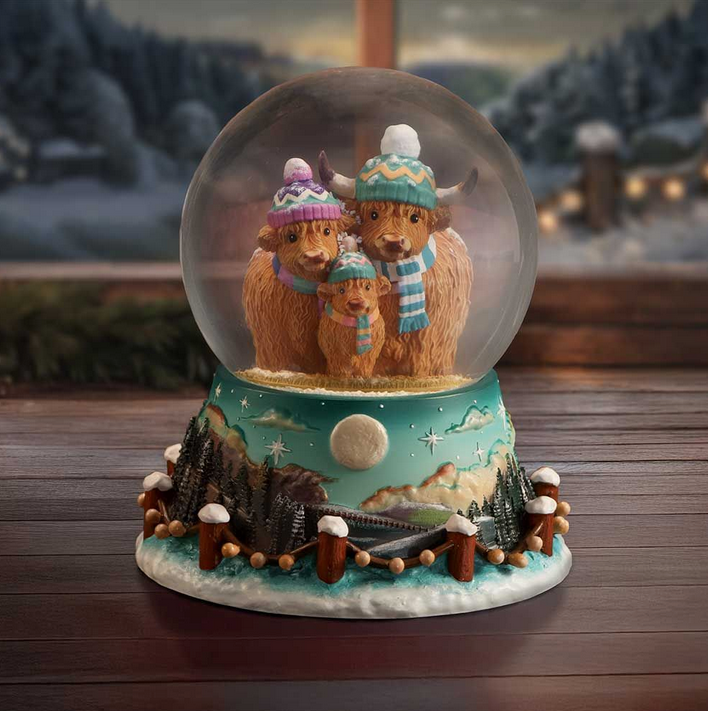 Highland Cow Family Snow Globe