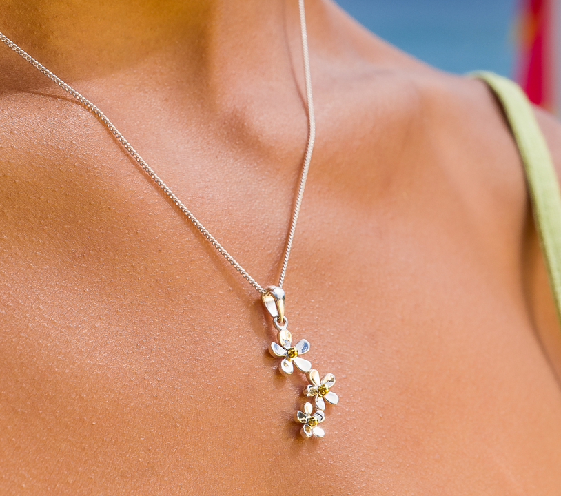 Trio Of Daisys Necklace