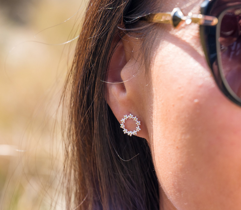Circular Daisy Stud Earrings