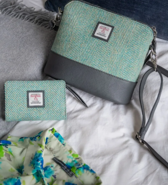Turquoise Medium Zip Purse