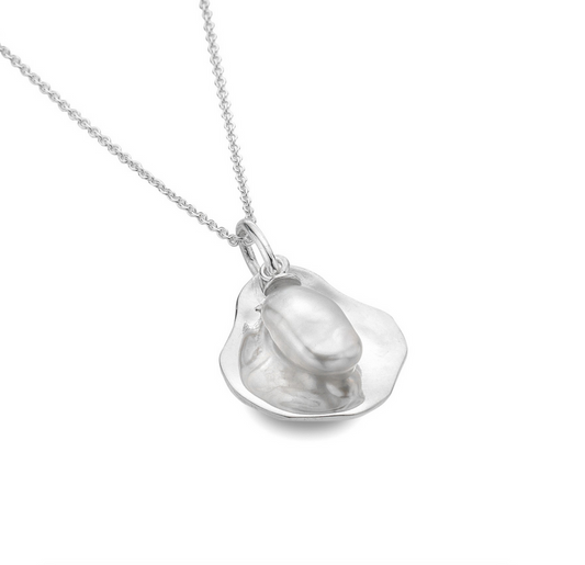 Water Effect Pearl Necklace