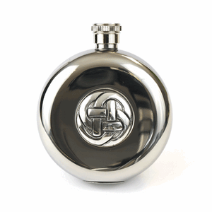 5oz Pocket Hip Flask With Polished Finish Celtic Knot Detail & Tot Cups