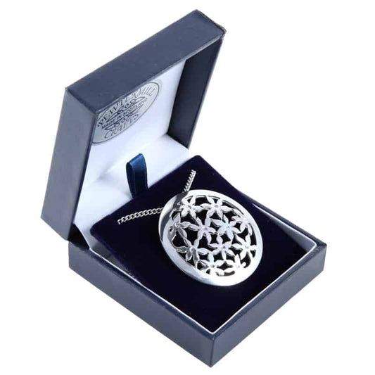 Flower Polished Pendant & Chain